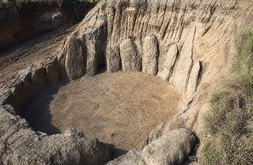 Тракийска астрономическа обсерватория - село Старо Железаре